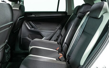 Volkswagen Tiguan II, 2018 год, 2 385 000 рублей, 10 фотография
