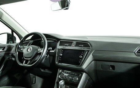 Volkswagen Tiguan II, 2018 год, 2 385 000 рублей, 9 фотография