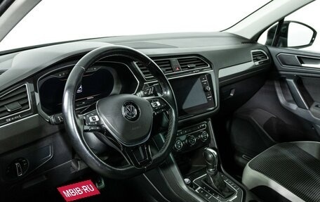 Volkswagen Tiguan II, 2018 год, 2 385 000 рублей, 11 фотография