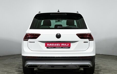Volkswagen Tiguan II, 2018 год, 2 385 000 рублей, 6 фотография