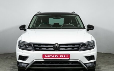 Volkswagen Tiguan II, 2018 год, 2 385 000 рублей, 2 фотография