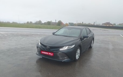 Toyota Camry, 2018 год, 3 050 000 рублей, 1 фотография
