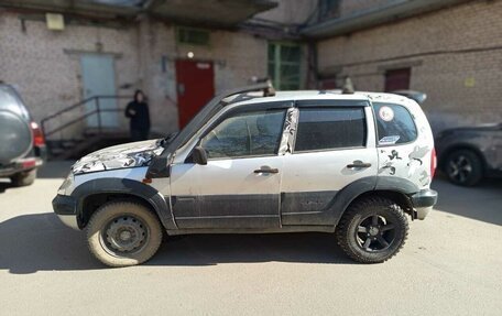Chevrolet Niva I рестайлинг, 2004 год, 190 000 рублей, 1 фотография