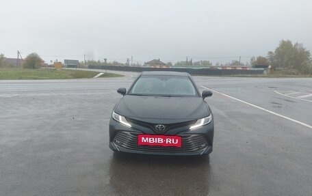 Toyota Camry, 2018 год, 3 050 000 рублей, 2 фотография