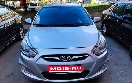 Hyundai Solaris II рестайлинг, 2012 год, 930 000 рублей, 2 фотография