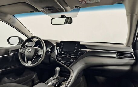 Toyota Camry, 2021 год, 2 645 000 рублей, 10 фотография