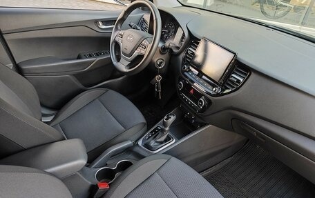 Hyundai Solaris II рестайлинг, 2021 год, 1 600 000 рублей, 11 фотография