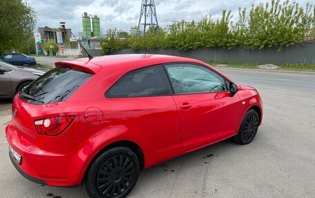 SEAT Ibiza IV рестайлинг 2, 2012 год, 890 000 рублей, 5 фотография