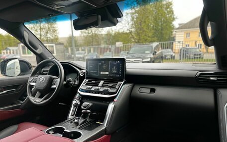 Toyota Land Cruiser, 2022 год, 13 740 000 рублей, 13 фотография