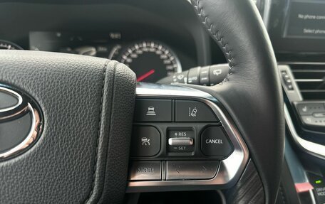 Toyota Land Cruiser, 2022 год, 13 740 000 рублей, 21 фотография