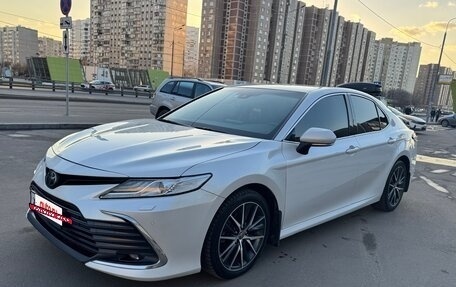 Toyota Camry, 2021 год, 3 050 000 рублей, 7 фотография