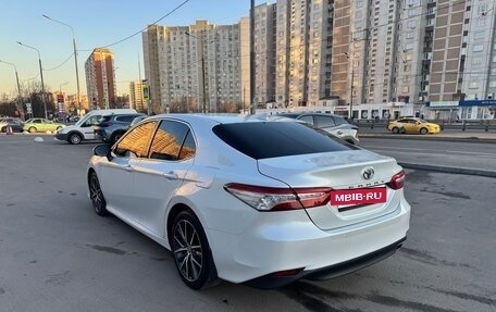 Toyota Camry, 2021 год, 3 050 000 рублей, 6 фотография