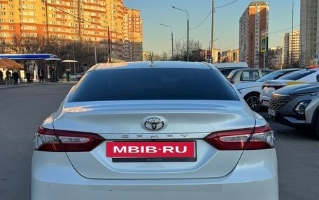 Toyota Camry, 2021 год, 3 050 000 рублей, 5 фотография