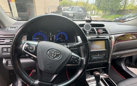 Toyota Camry, 2018 год, 2 300 000 рублей, 4 фотография