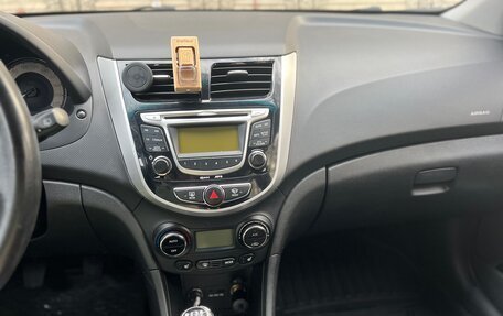 Hyundai Solaris II рестайлинг, 2012 год, 540 000 рублей, 7 фотография