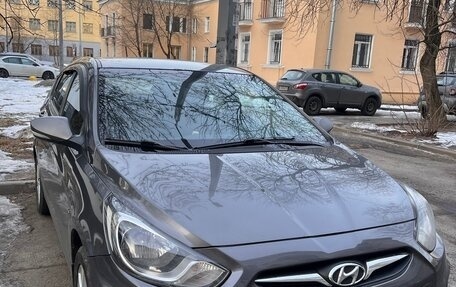 Hyundai Solaris II рестайлинг, 2012 год, 540 000 рублей, 3 фотография