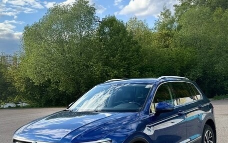 Volkswagen Tiguan II, 2018 год, 2 650 000 рублей, 2 фотография
