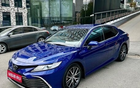 Toyota Camry, 2021 год, 3 050 000 рублей, 4 фотография
