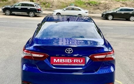 Toyota Camry, 2021 год, 3 050 000 рублей, 5 фотография