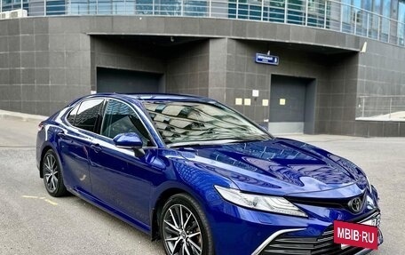 Toyota Camry, 2021 год, 3 050 000 рублей, 7 фотография