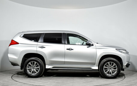 Mitsubishi Pajero Sport III рестайлинг, 2018 год, 2 649 000 рублей, 4 фотография