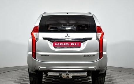 Mitsubishi Pajero Sport III рестайлинг, 2018 год, 2 649 000 рублей, 6 фотография