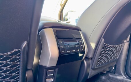 Toyota Land Cruiser Prado 150 рестайлинг 2, 2019 год, 5 460 000 рублей, 17 фотография