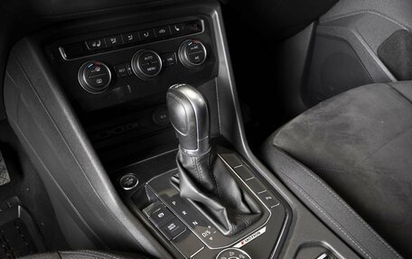 Volkswagen Tiguan II, 2018 год, 2 550 000 рублей, 7 фотография