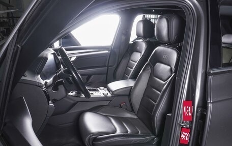 Volkswagen Touareg III, 2018 год, 5 780 000 рублей, 10 фотография