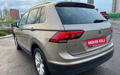 Volkswagen Tiguan II, 2018 год, 2 350 000 рублей, 4 фотография