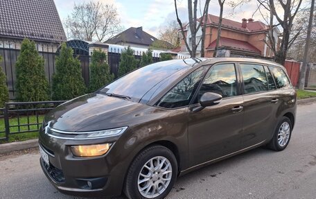 Citroen C4 Picasso II рестайлинг, 2014 год, 1 100 000 рублей, 2 фотография