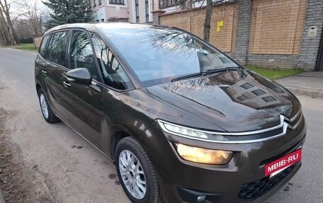 Citroen C4 Picasso II рестайлинг, 2014 год, 1 100 000 рублей, 10 фотография