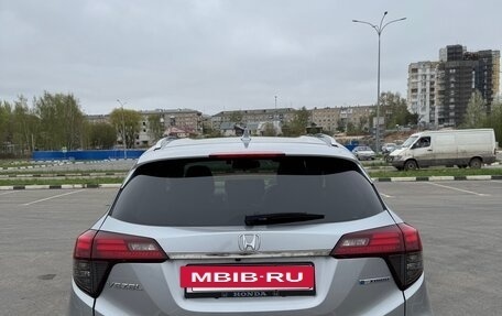 Honda Vezel, 2018 год, 1 700 000 рублей, 3 фотография