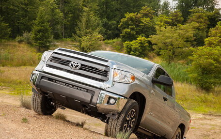 Toyota Tundra II, 2018 год, 3 850 000 рублей, 1 фотография