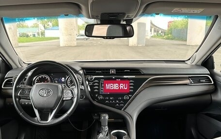 Toyota Camry, 2018 год, 3 150 000 рублей, 26 фотография