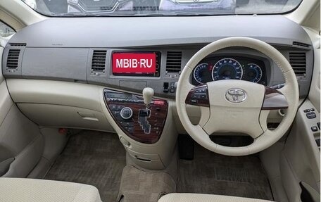 Toyota ISis I, 2012 год, 1 000 000 рублей, 11 фотография