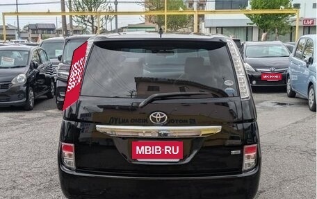 Toyota ISis I, 2012 год, 1 000 000 рублей, 5 фотография