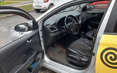 Hyundai Solaris II рестайлинг, 2018 год, 850 000 рублей, 9 фотография