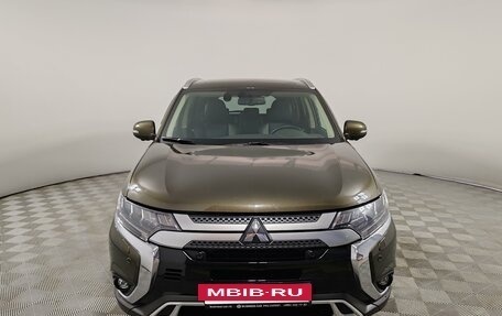 Mitsubishi Outlander III рестайлинг 3, 2021 год, 2 850 000 рублей, 2 фотография