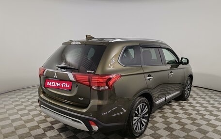 Mitsubishi Outlander III рестайлинг 3, 2021 год, 2 850 000 рублей, 5 фотография