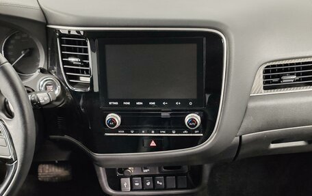 Mitsubishi Outlander III рестайлинг 3, 2021 год, 2 850 000 рублей, 15 фотография