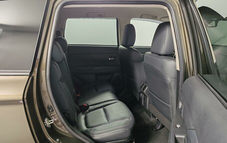 Mitsubishi Outlander III рестайлинг 3, 2021 год, 2 850 000 рублей, 20 фотография