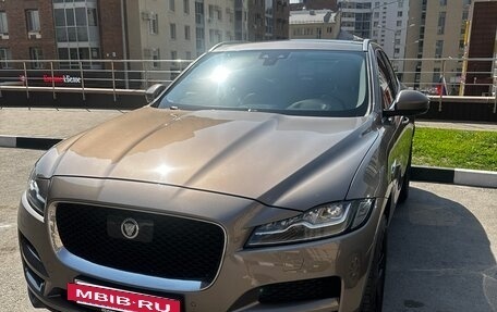Jaguar F-Pace, 2016 год, 2 850 000 рублей, 2 фотография