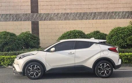 Toyota C-HR I рестайлинг, 2022 год, 1 670 999 рублей, 3 фотография
