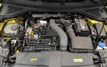 Volkswagen T-Roc I, 2023 год, 2 240 000 рублей, 14 фотография