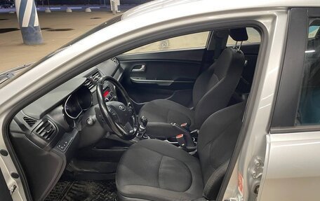 KIA Rio III рестайлинг, 2013 год, 890 000 рублей, 11 фотография