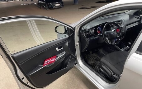 KIA Rio III рестайлинг, 2013 год, 890 000 рублей, 10 фотография