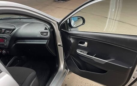 KIA Rio III рестайлинг, 2013 год, 890 000 рублей, 21 фотография