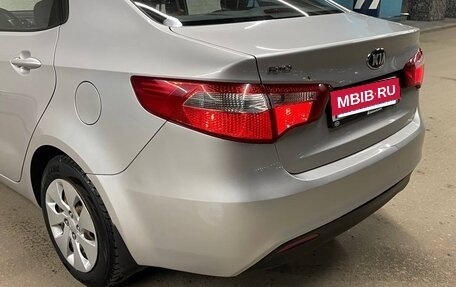 KIA Rio III рестайлинг, 2013 год, 890 000 рублей, 23 фотография