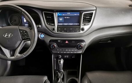 Hyundai Tucson III, 2018 год, 1 945 000 рублей, 11 фотография